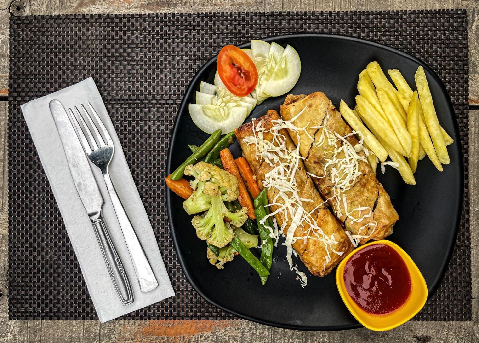 Hotel Tharu Garden, Sauraha Dış mekan fotoğraf